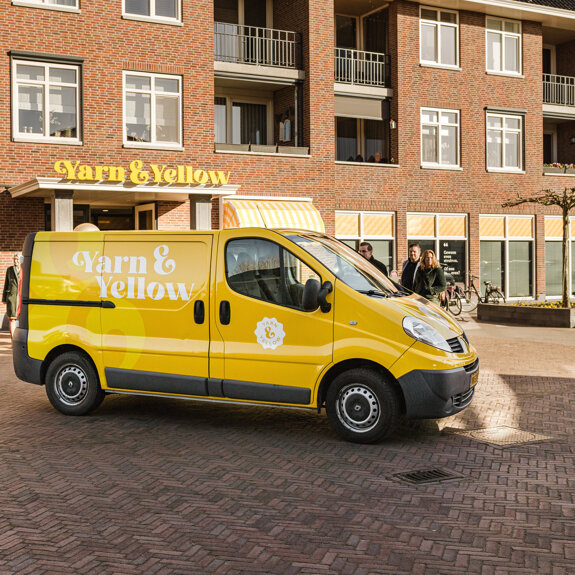 Yarn & Yellow - Bus