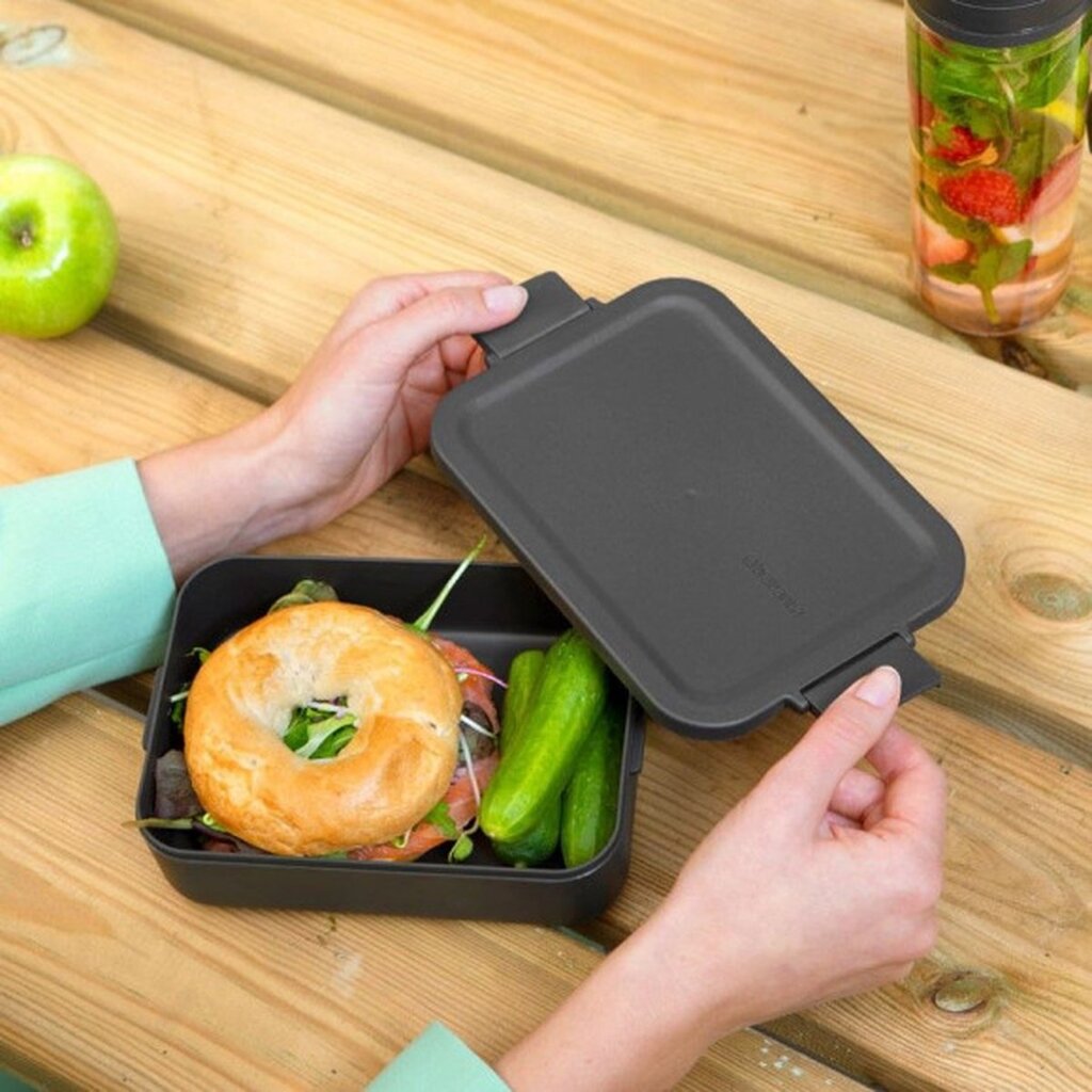 brabantia-make-take-lunchbox-broodtrommel-medium-kunststof-dark-grey-voorkant-04