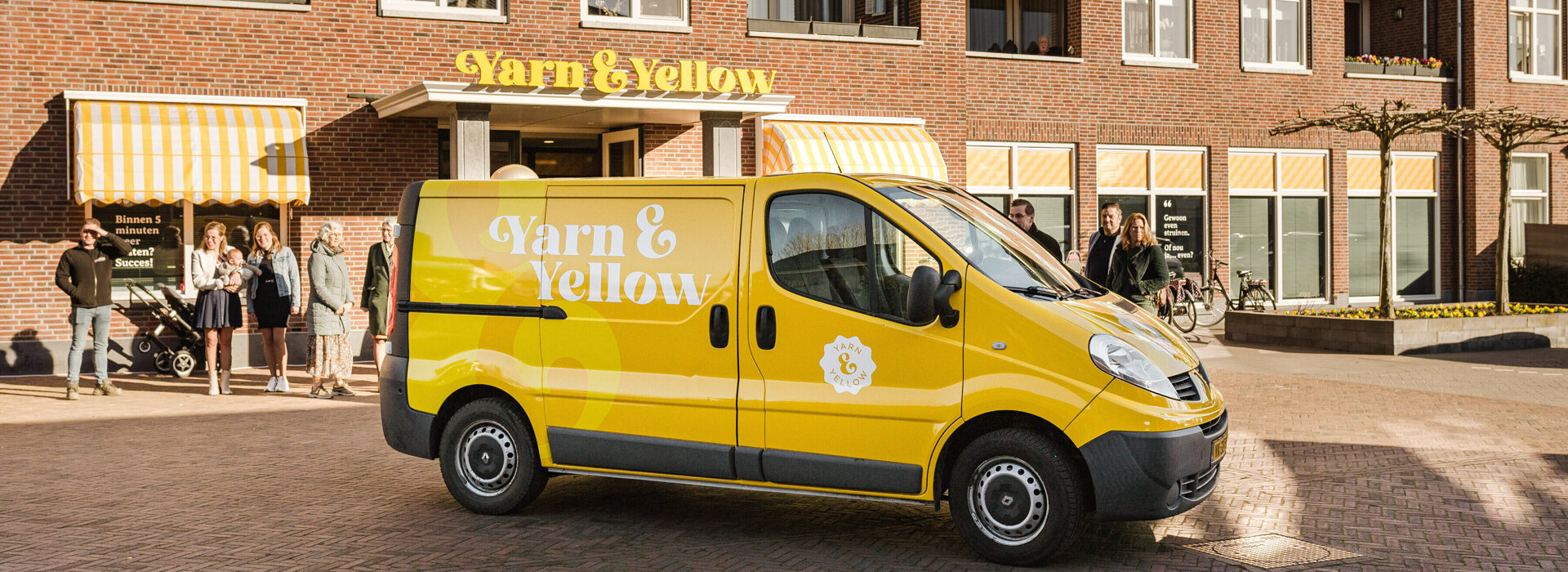 Yarn & Yellow - Bus