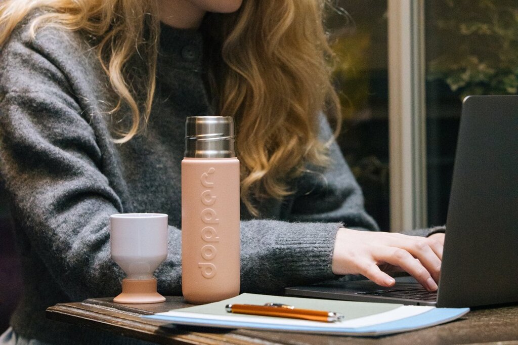 dopper-thermofles-insulated-drinkfles-pebble-peach-350-ml-voorkant-05
