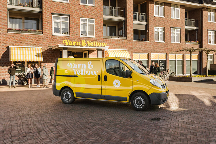 Yarn & Yellow - Bus