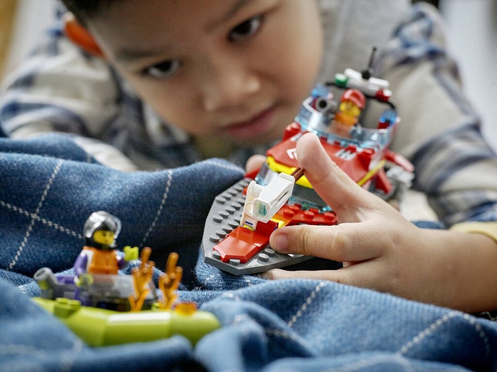 lego-city-reddingsboot-brand-sppelgoed-60373-voorkant-03