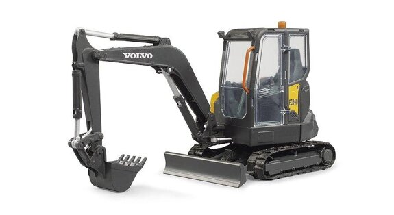 bruder-volvo-compact-voorkant-01